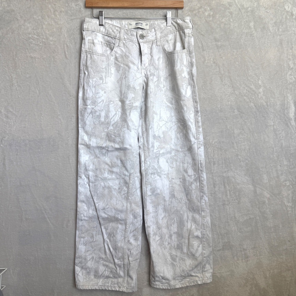 Hollister Low Rise Baggy Jeans Womens 2R W26 White Grey Leaf Print Camo Denim
